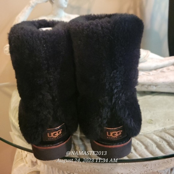 Ugg Maylin Sheepskin Sherpa Fur Boots in Black Size 7 #490 - Picture 15 of 16